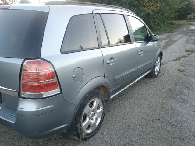 Серый Опель Зафира, объемом двигателя 1.9 л и пробегом 277 тыс. км за 5700 $, фото 4 на Automoto.ua