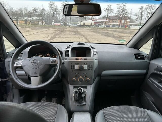 Сірий Опель Зафіра, об'ємом двигуна 1.9 л та пробігом 306 тис. км за 2300 $, фото 9 на Automoto.ua