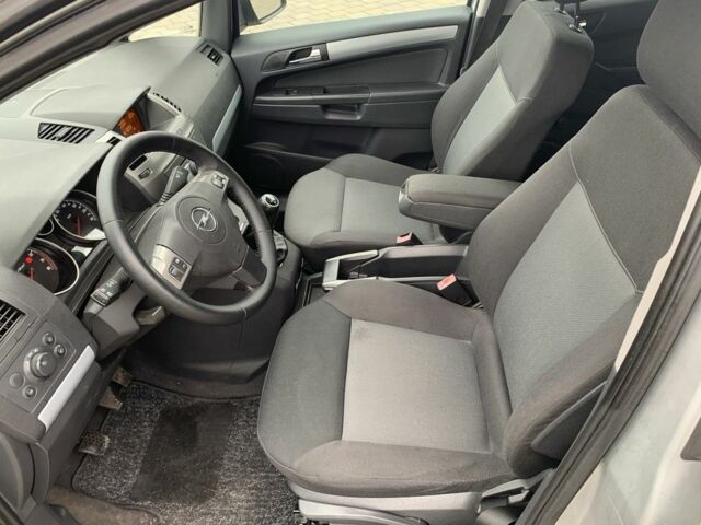 Серый Опель Зафира, объемом двигателя 1.6 л и пробегом 210 тыс. км за 5500 $, фото 15 на Automoto.ua