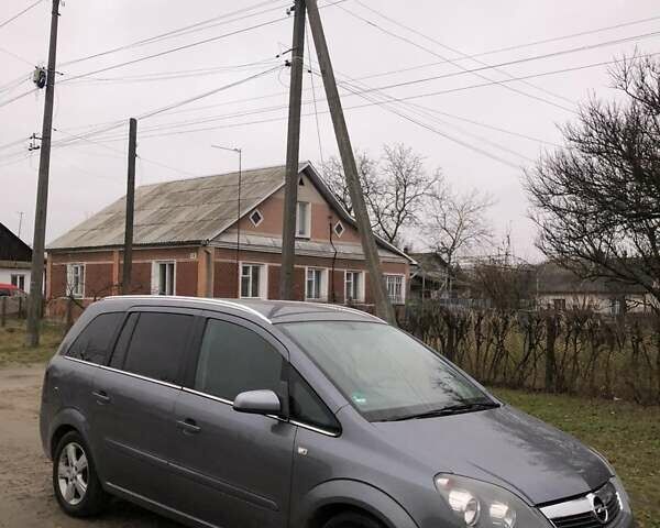 Серый Опель Зафира, объемом двигателя 1.9 л и пробегом 300 тыс. км за 4950 $, фото 19 на Automoto.ua