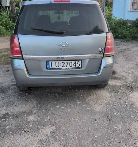 Серый Опель Зафира, объемом двигателя 1.9 л и пробегом 372 тыс. км за 2800 $, фото 4 на Automoto.ua