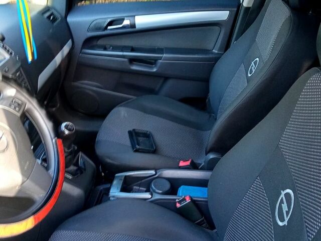 Опель Зафира 2007 в Белой Церкве на Automoto.ua Серый Опель Зафира, объемом двигателя 1.9 л и пробегом 253 тыс. км за 4500 $, фото 5 на Automoto.ua