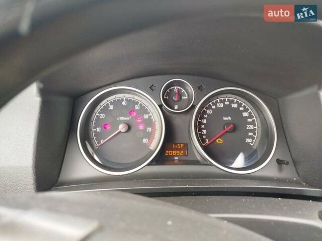 Серый Опель Зафира, объемом двигателя 1.6 л и пробегом 109 тыс. км за 5555 $, фото 7 на Automoto.ua