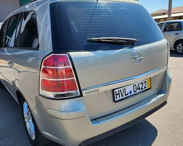 Серый Опель Зафира, объемом двигателя 1.8 л и пробегом 260 тыс. км за 2850 $, фото 8 на Automoto.ua