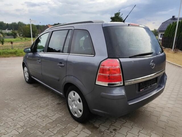 Серый Опель Зафира, объемом двигателя 2.2 л и пробегом 270 тыс. км за 4999 $, фото 3 на Automoto.ua