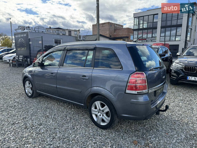 Серый Опель Зафира, объемом двигателя 2.2 л и пробегом 285 тыс. км за 4200 $, фото 7 на Automoto.ua