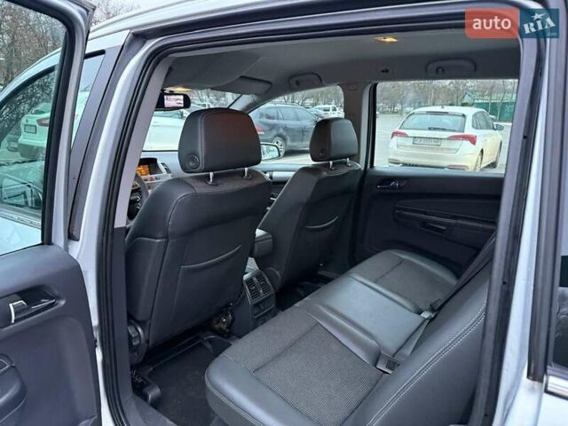 Сірий Опель Зафіра, об'ємом двигуна 1.9 л та пробігом 171 тис. км за 5700 $, фото 21 на Automoto.ua