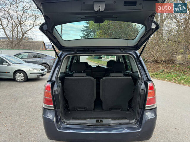 Серый Опель Зафира, объемом двигателя 1.8 л и пробегом 196 тыс. км за 5490 $, фото 18 на Automoto.ua