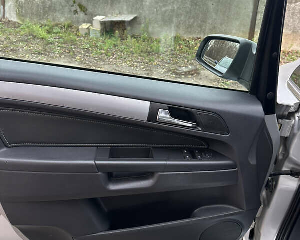 Серый Опель Зафира, объемом двигателя 1.8 л и пробегом 197 тыс. км за 5999 $, фото 24 на Automoto.ua