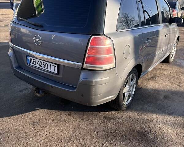 Серый Опель Зафира, объемом двигателя 1.8 л и пробегом 290 тыс. км за 5800 $, фото 4 на Automoto.ua