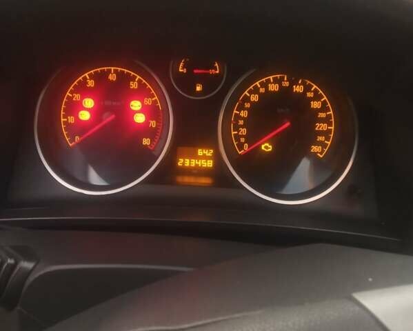 Серый Опель Зафира, объемом двигателя 1.8 л и пробегом 273 тыс. км за 5100 $, фото 13 на Automoto.ua