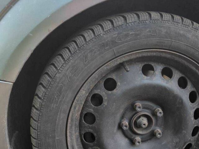 Серый Опель Зафира, объемом двигателя 1.9 л и пробегом 372 тыс. км за 2800 $, фото 9 на Automoto.ua