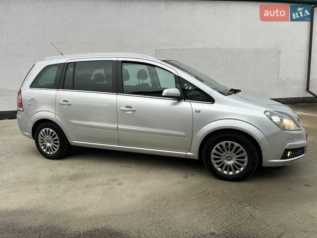 Серый Опель Зафира, объемом двигателя 1.8 л и пробегом 232 тыс. км за 6300 $, фото 22 на Automoto.ua