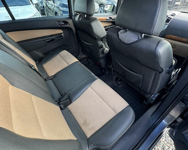 Серый Опель Зафира, объемом двигателя 2.2 л и пробегом 285 тыс. км за 4200 $, фото 26 на Automoto.ua