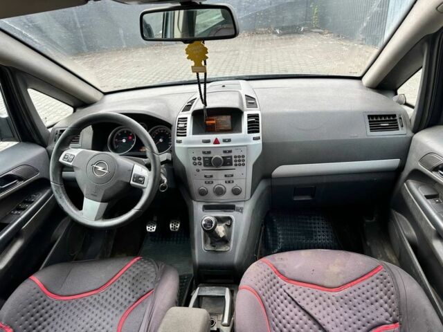 Серый Опель Зафира, объемом двигателя 1.9 л и пробегом 340 тыс. км за 2299 $, фото 15 на Automoto.ua