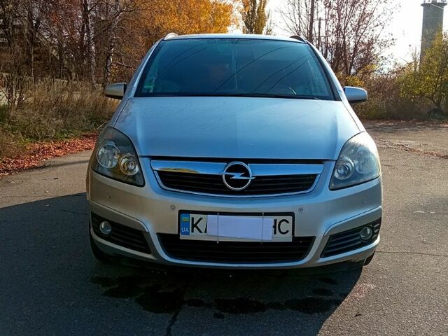 Опель Зафира 2007 в Белой Церкве на Automoto.ua Серый Опель Зафира, объемом двигателя 1.9 л и пробегом 253 тыс. км за 4500 $, фото 12 на Automoto.ua