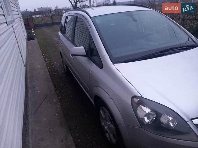 Сірий Опель Зафіра, об'ємом двигуна 1.6 л та пробігом 242 тис. км за 5500 $, фото 2 на Automoto.ua