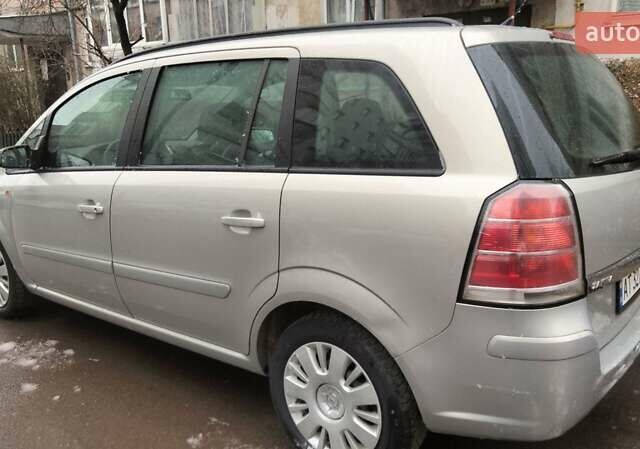 Сірий Опель Зафіра, об'ємом двигуна 1.6 л та пробігом 312 тис. км за 5250 $, фото 5 на Automoto.ua