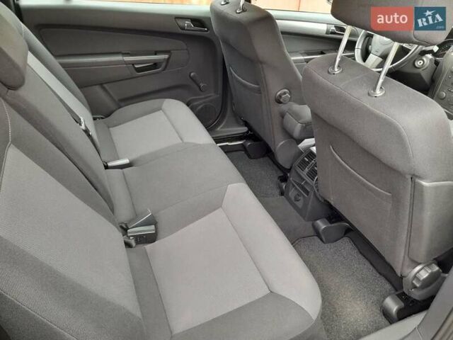 Серый Опель Зафира, объемом двигателя 1.8 л и пробегом 188 тыс. км за 6350 $, фото 30 на Automoto.ua