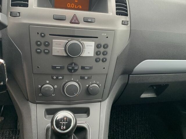 Серый Опель Зафира, объемом двигателя 1.6 л и пробегом 210 тыс. км за 5500 $, фото 19 на Automoto.ua