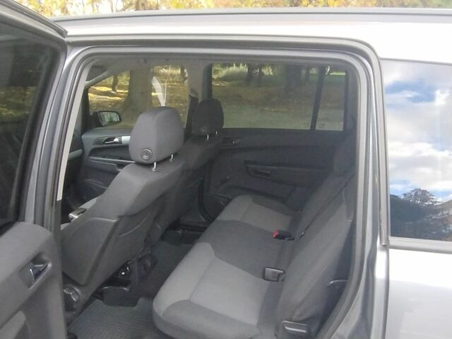 Серый Опель Зафира, объемом двигателя 2.2 л и пробегом 279 тыс. км за 4999 $, фото 8 на Automoto.ua