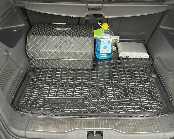 Серый Опель Зафира, объемом двигателя 2.2 л и пробегом 215 тыс. км за 8200 $, фото 21 на Automoto.ua