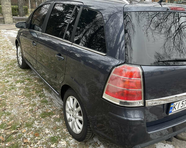 Серый Опель Зафира, объемом двигателя 2.2 л и пробегом 215 тыс. км за 8200 $, фото 14 на Automoto.ua