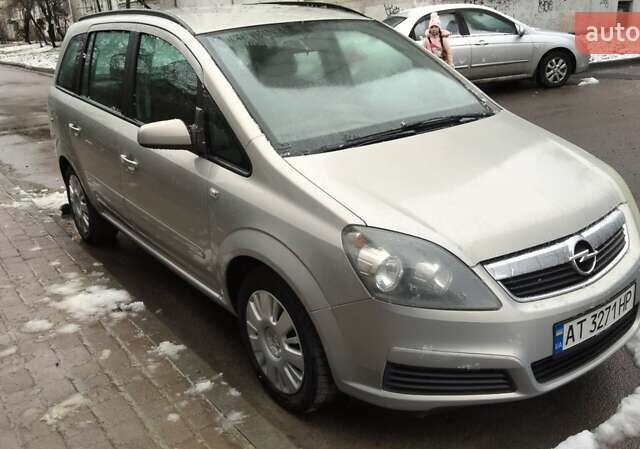 Сірий Опель Зафіра, об'ємом двигуна 1.6 л та пробігом 312 тис. км за 5250 $, фото 1 на Automoto.ua