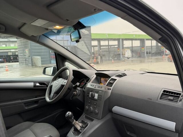 Сірий Опель Зафіра, об'ємом двигуна 1.9 л та пробігом 270 тис. км за 5700 $, фото 5 на Automoto.ua