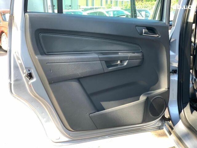 Сірий Опель Зафіра, об'ємом двигуна 1.8 л та пробігом 197 тис. км за 7190 $, фото 12 на Automoto.ua