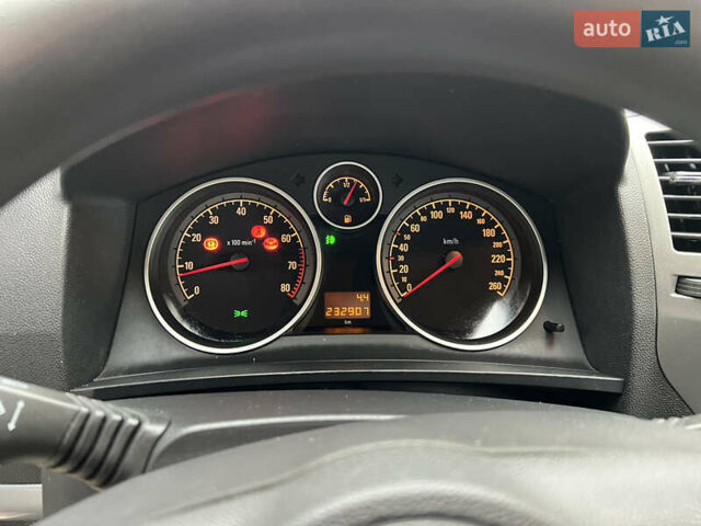 Серый Опель Зафира, объемом двигателя 1.8 л и пробегом 232 тыс. км за 6300 $, фото 33 на Automoto.ua