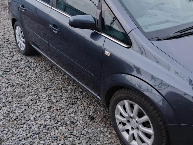 Серый Опель Зафира, объемом двигателя 1.9 л и пробегом 254 тыс. км за 5200 $, фото 1 на Automoto.ua