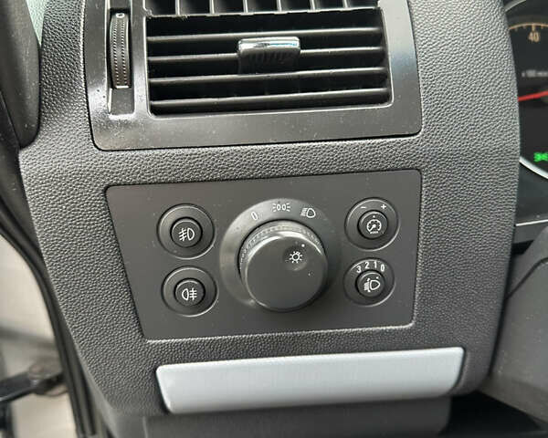 Серый Опель Зафира, объемом двигателя 1.8 л и пробегом 197 тыс. км за 5999 $, фото 20 на Automoto.ua