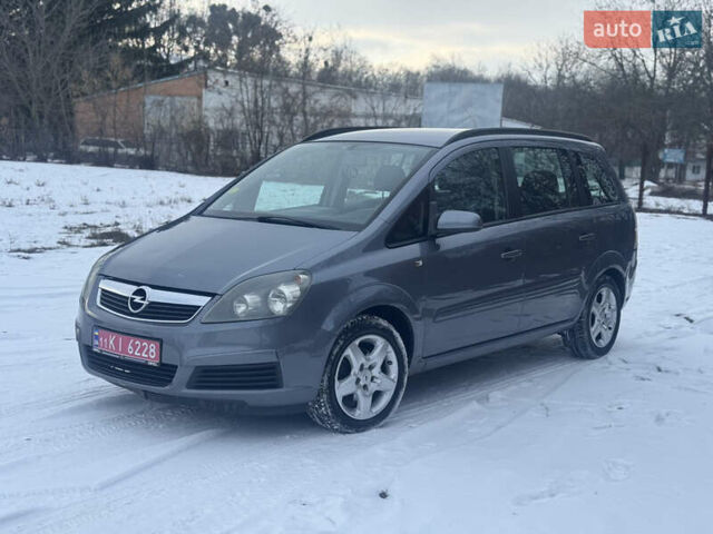 Серый Опель Зафира, объемом двигателя 1.8 л и пробегом 284 тыс. км за 5450 $, фото 9 на Automoto.ua