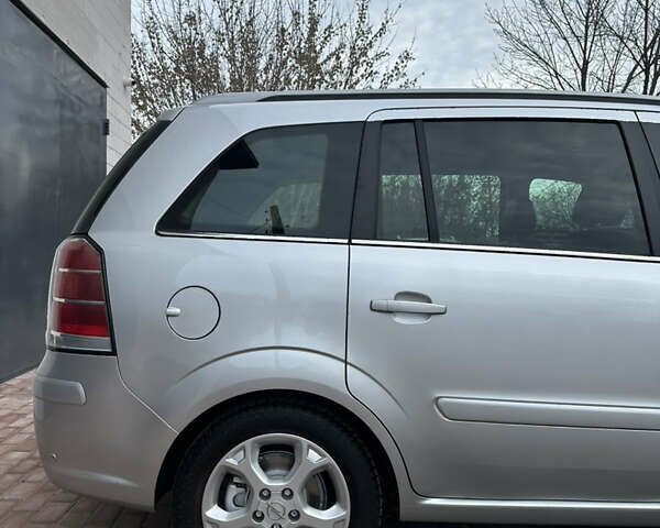 Серый Опель Зафира, объемом двигателя 1.8 л и пробегом 197 тыс. км за 5999 $, фото 35 на Automoto.ua