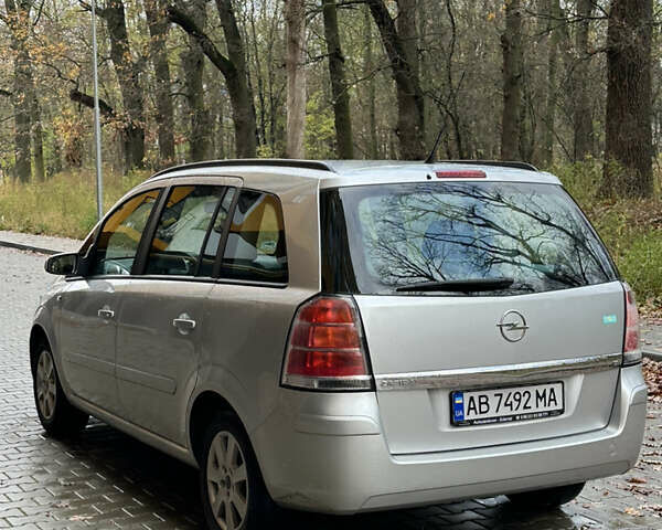 Серый Опель Зафира, объемом двигателя 1.8 л и пробегом 255 тыс. км за 5199 $, фото 13 на Automoto.ua