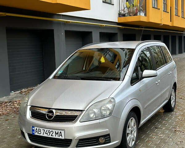 Серый Опель Зафира, объемом двигателя 1.8 л и пробегом 255 тыс. км за 5199 $, фото 53 на Automoto.ua