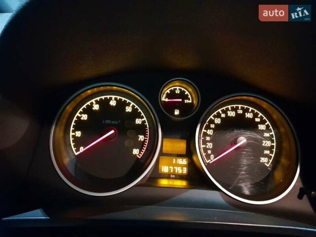 Серый Опель Зафира, объемом двигателя 1.8 л и пробегом 188 тыс. км за 6350 $, фото 3 на Automoto.ua