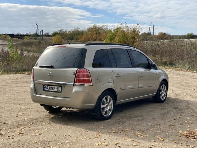 Серый Опель Зафира, объемом двигателя 1.8 л и пробегом 182 тыс. км за 6000 $, фото 3 на Automoto.ua