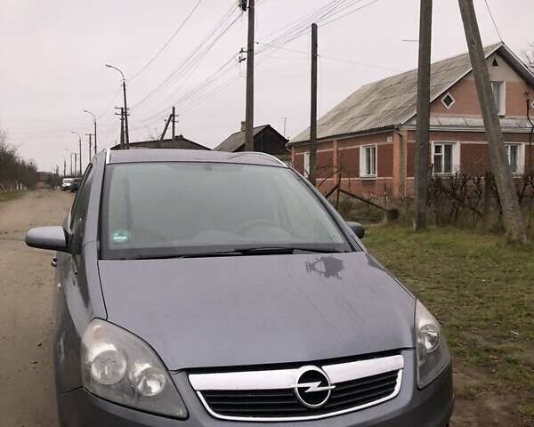 Серый Опель Зафира, объемом двигателя 1.9 л и пробегом 300 тыс. км за 4950 $, фото 11 на Automoto.ua