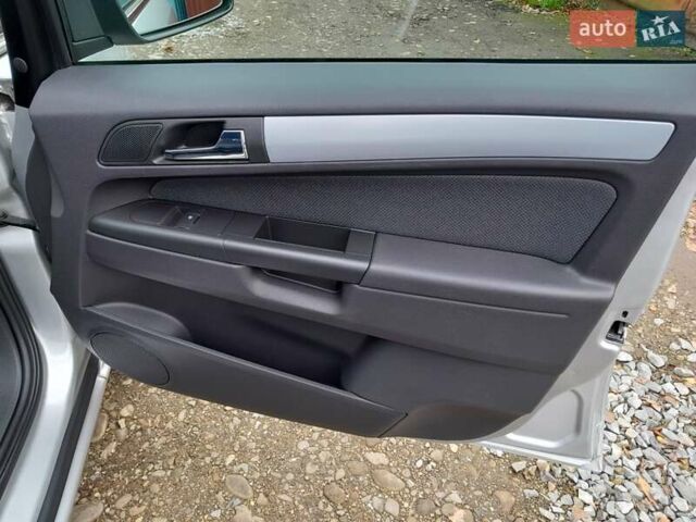 Серый Опель Зафира, объемом двигателя 1.8 л и пробегом 188 тыс. км за 6350 $, фото 36 на Automoto.ua