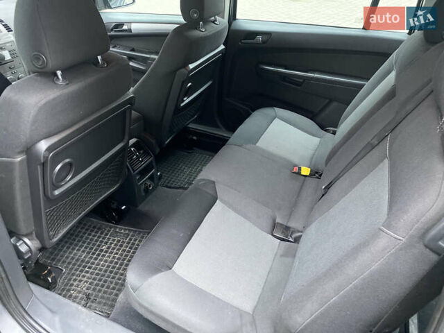 Сірий Опель Зафіра, об'ємом двигуна 1.9 л та пробігом 317 тис. км за 4799 $, фото 18 на Automoto.ua