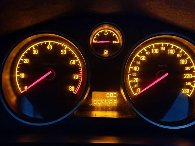 Серый Опель Зафира, объемом двигателя 1.8 л и пробегом 395 тыс. км за 4200 $, фото 5 на Automoto.ua