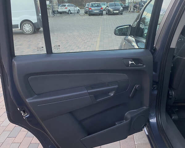 Серый Опель Зафира, объемом двигателя 1.8 л и пробегом 217 тыс. км за 5600 $, фото 20 на Automoto.ua