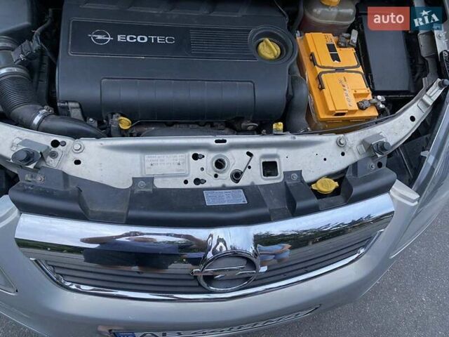 Серый Опель Зафира, объемом двигателя 1.9 л и пробегом 284 тыс. км за 6500 $, фото 13 на Automoto.ua