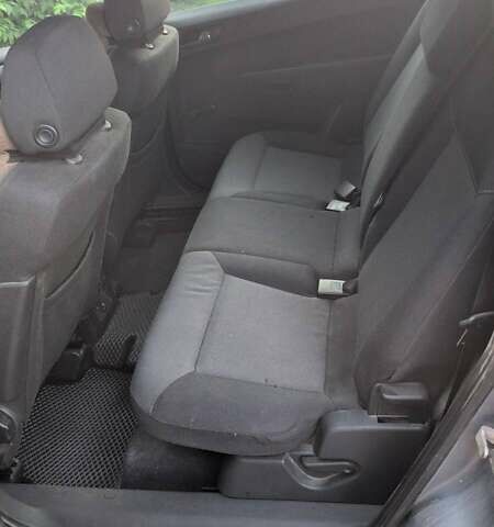 Серый Опель Зафира, объемом двигателя 1.9 л и пробегом 372 тыс. км за 2800 $, фото 9 на Automoto.ua