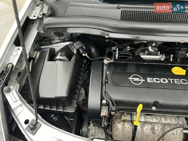 Серый Опель Зафира, объемом двигателя 1.8 л и пробегом 232 тыс. км за 6300 $, фото 71 на Automoto.ua