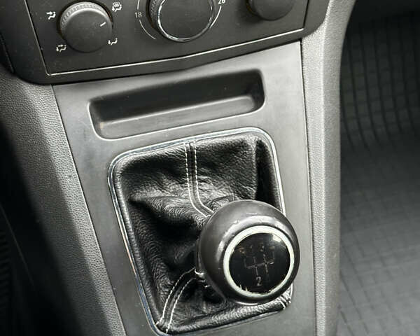 Серый Опель Зафира, объемом двигателя 1.6 л и пробегом 342 тыс. км за 6500 $, фото 9 на Automoto.ua