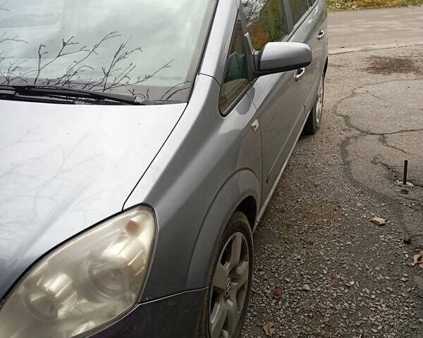 Серый Опель Зафира, объемом двигателя 1.91 л и пробегом 341 тыс. км за 4750 $, фото 11 на Automoto.ua