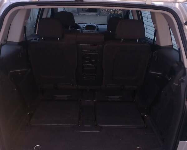 Сірий Опель Зафіра, об'ємом двигуна 1.6 л та пробігом 242 тис. км за 5500 $, фото 4 на Automoto.ua